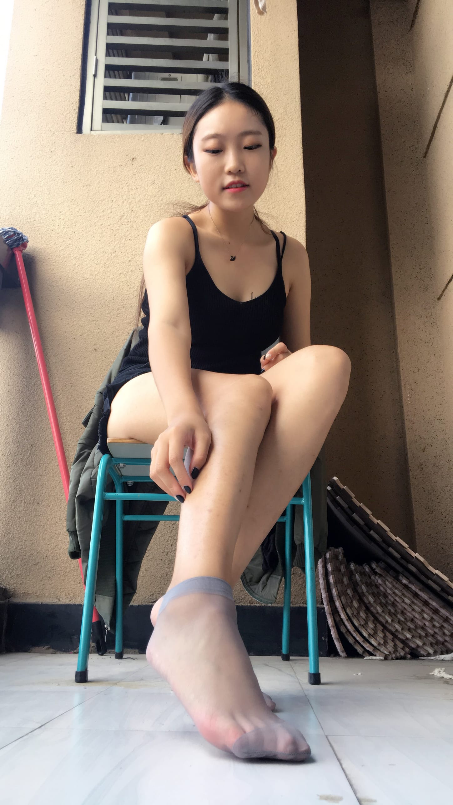 学妹校园寝室丝短袜美脚-第040期曾雨柔 [90P+280M]